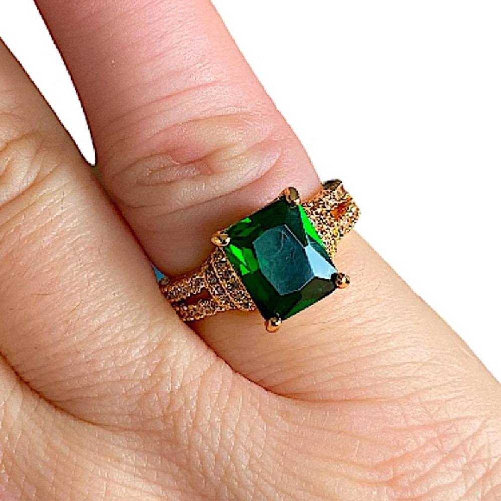 GOLD EMERALD RING 18K GOLD PLATED RING - Picture 6 of 9